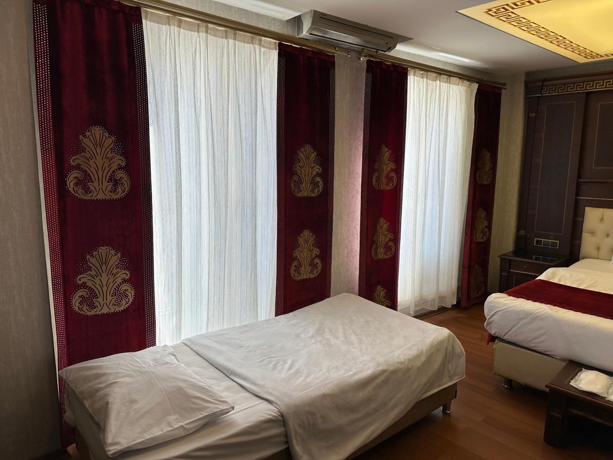Napolyon Hotel อิสตันบูล ภายนอก รูปภาพ