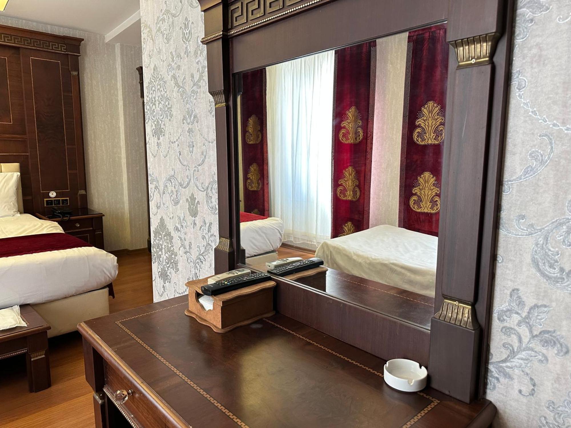 Napolyon Hotel อิสตันบูล ภายนอก รูปภาพ